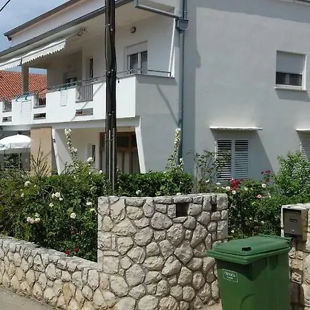 Apartman Devcic * Zára